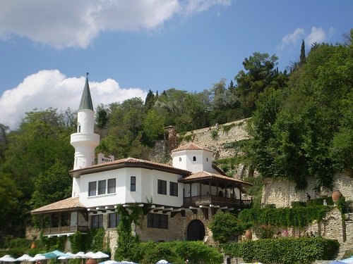 Bulgarien, Balchik Blick auf das Schloss