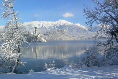 Bled in Slowenien, See im Winter