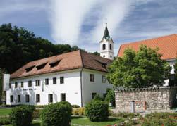 Die Bibliothek und das Kloster mit der Kirche in Krško, Slowenien