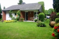 Rückansicht 
Terrasse und Garten