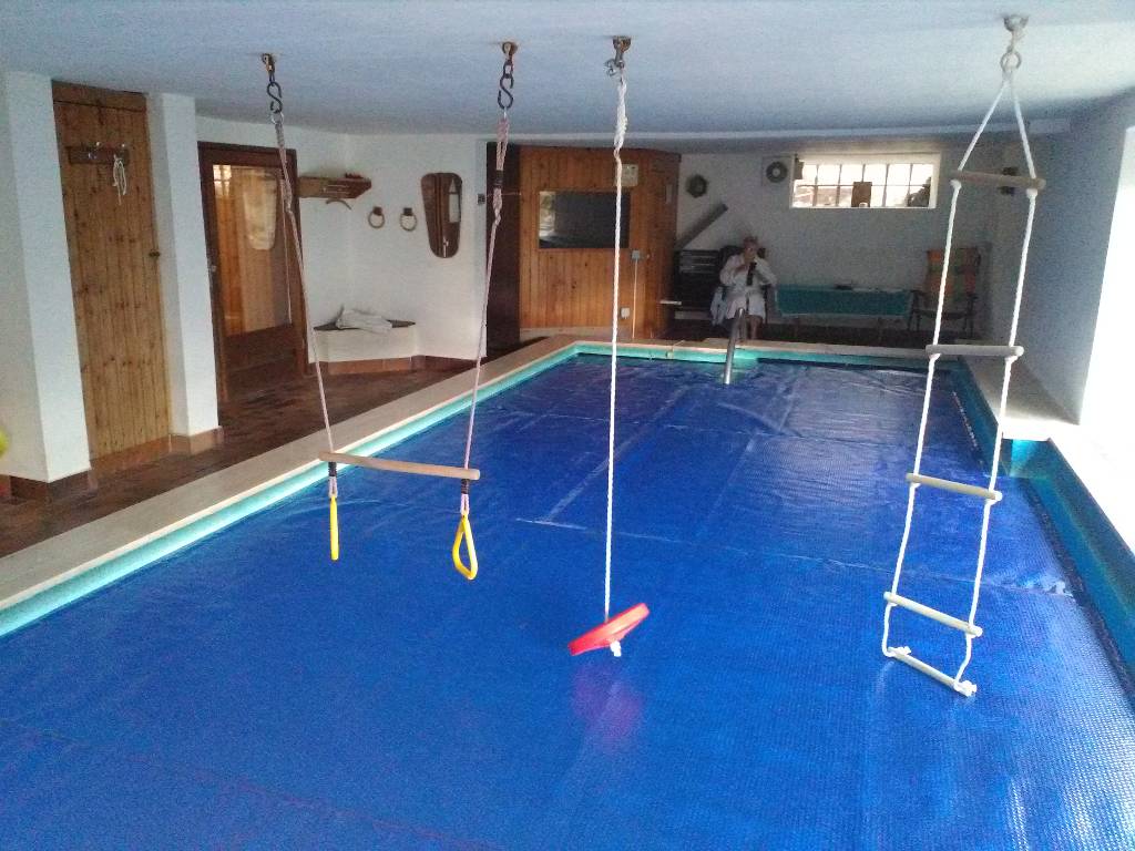 Schwimmbad mit Sauna