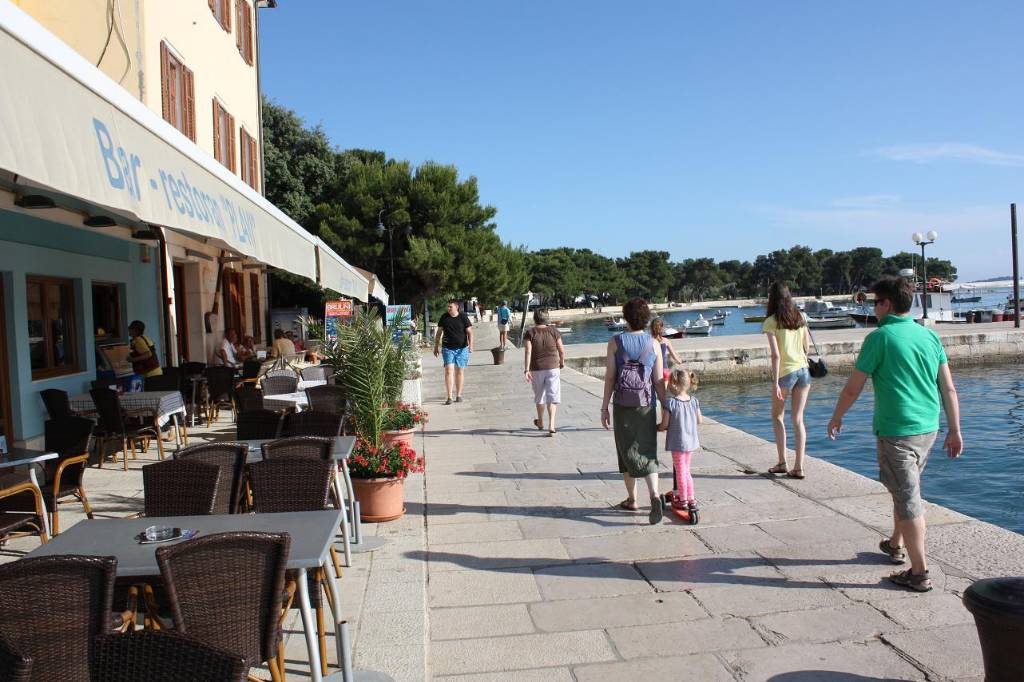 Promenade mit Restaurants