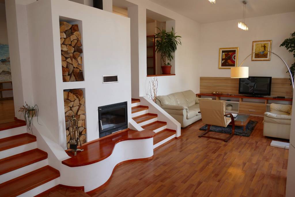 Wohnzimmer mit Terrasse