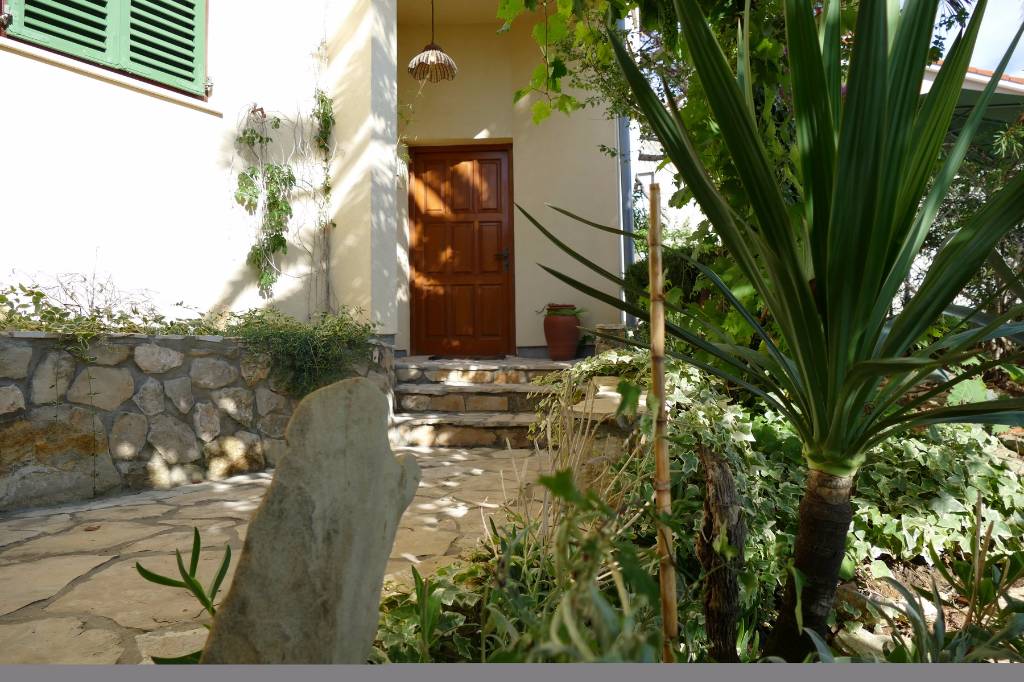 Eingangsbereich außerhalb