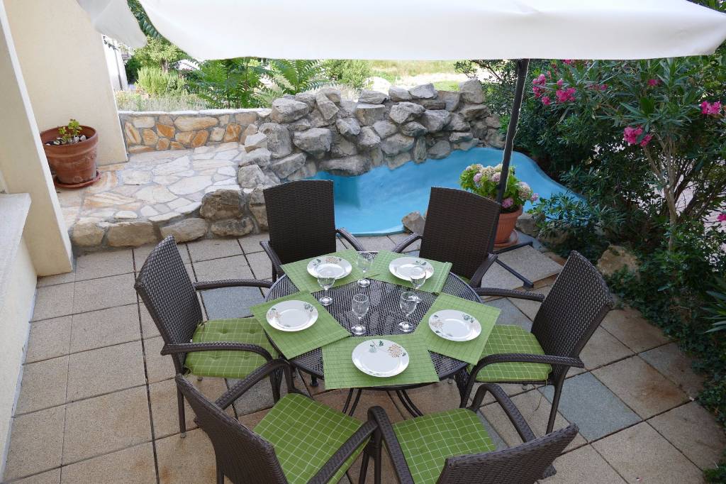 Terrasse mit Blick auf die Landschaft