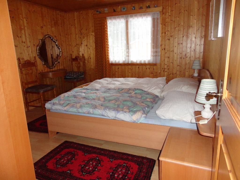 Schlafzimmer 1