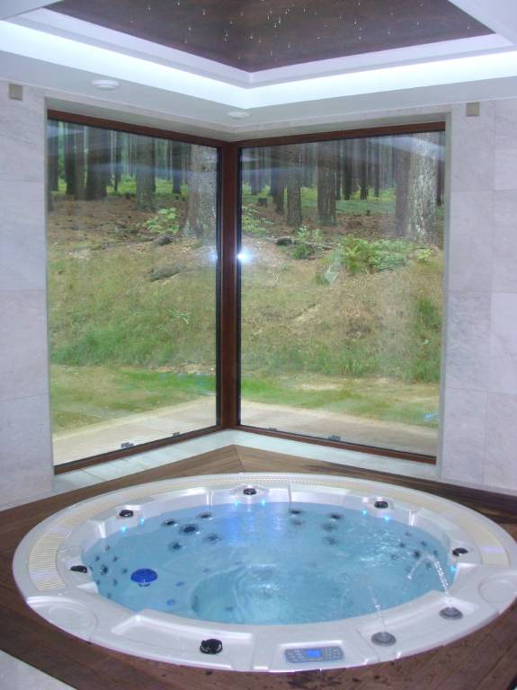 WELLNESS MIT WHIRLPOOL