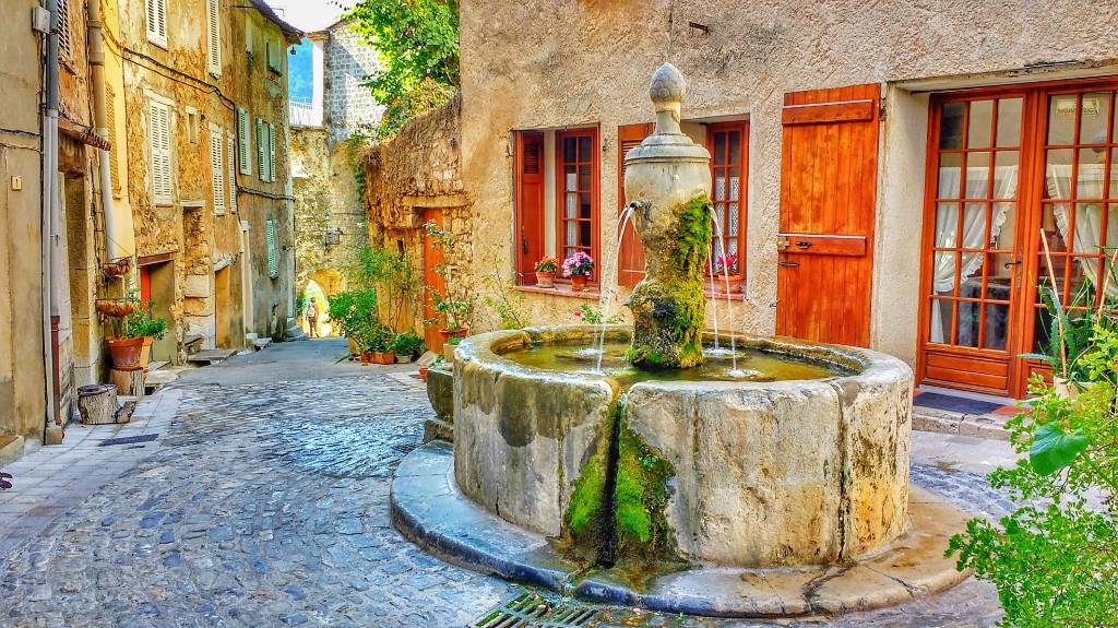 Alter Brunnen in Bargemon