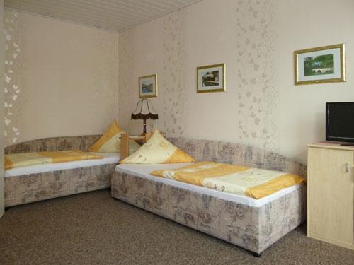 2. Schlafzimmer