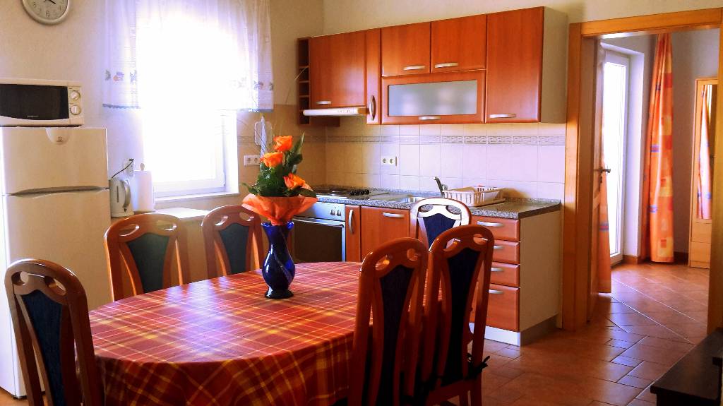Küche mit Esszimmer