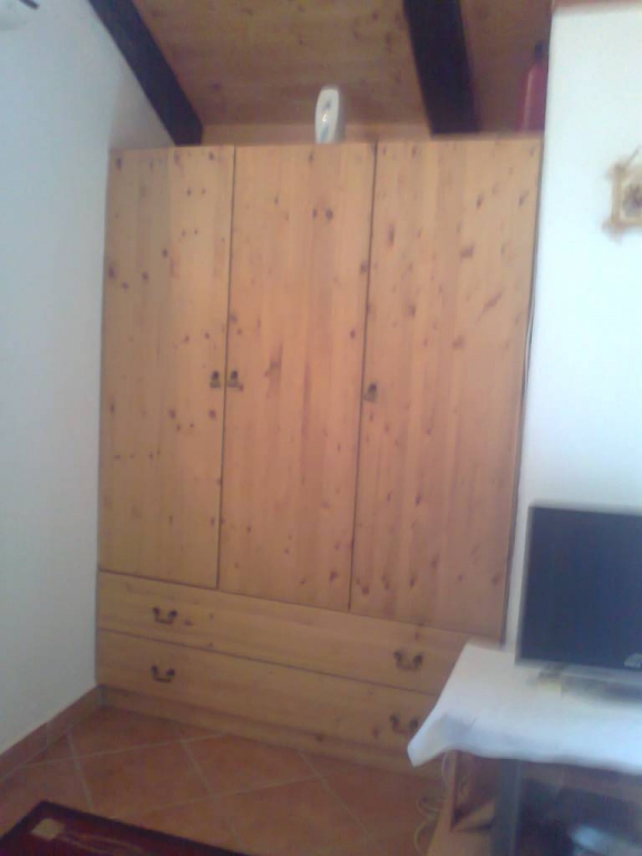 Garderobenschrank