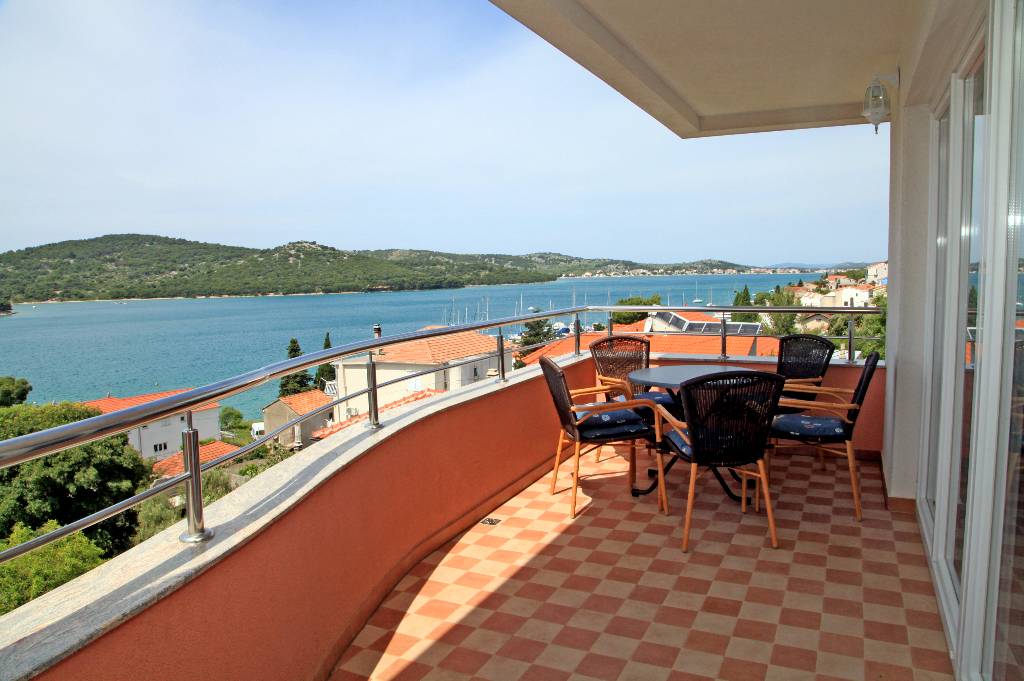 Apartmán Die Ferienwohnungen Hari liegen in ruhiger Umgebung und doch nur 50 m vom Meer entfernt., Tisno, Mitteldalmatien Insel Murter Chorvatsko
