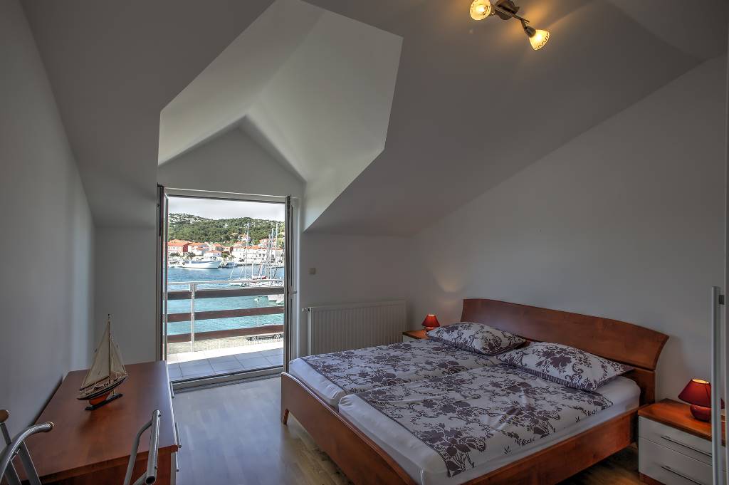 Schlafzimmer mit Balkon - App. Nr. 5
