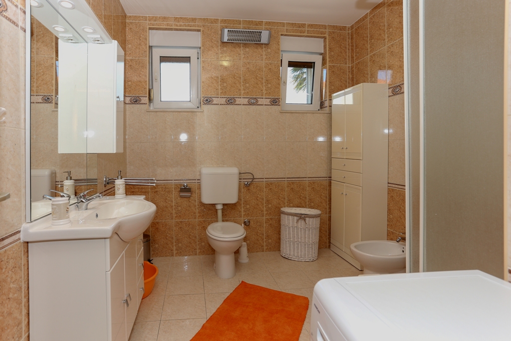 Badezimmer mit Toilette