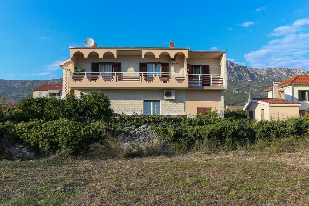 Blick auf ein Haus auf der Südseite