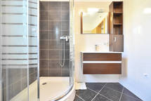 im ersten Stock, Bad mit WC