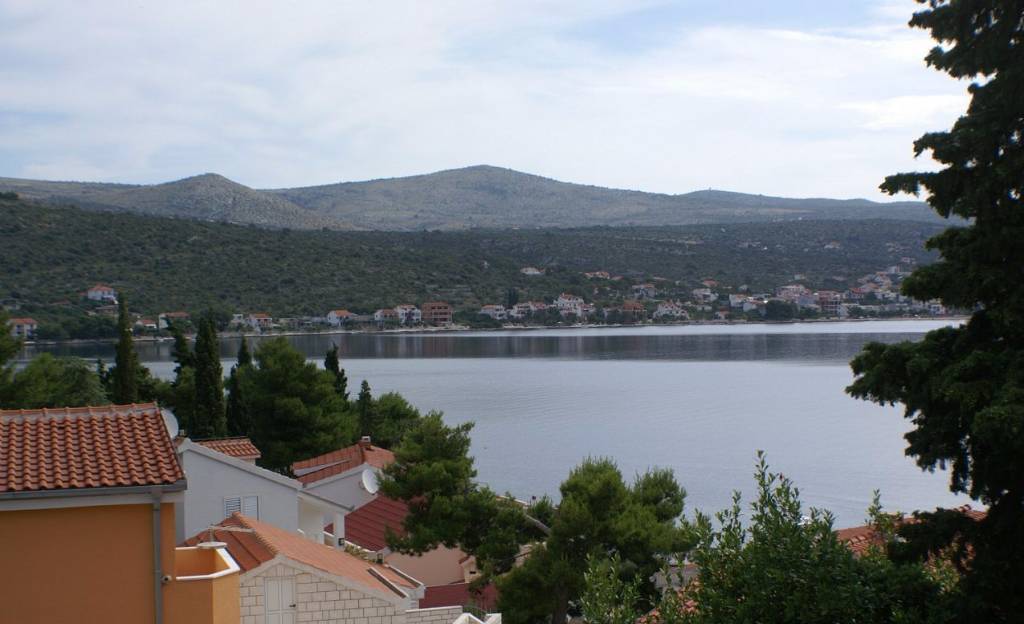 Pogled sa terase apartmana na zaljev.