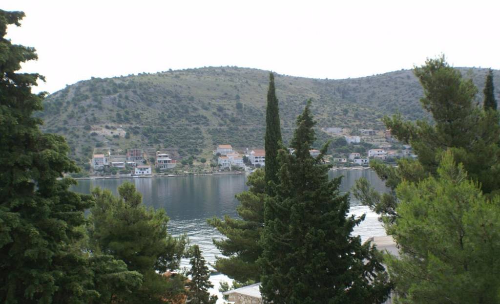 Pogled sa terase na zaljev.