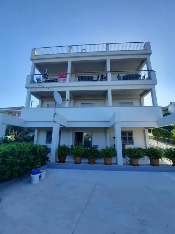 Apartmán Pogled na more, potpuno opremljeni, besplatni wifi, parking, velika terasa sa sadržajima., Podstrana, Mitteldalmatien Split Chorvatsko