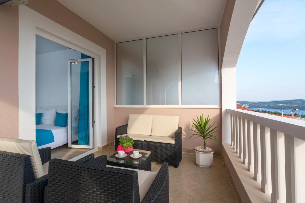 Apartmán Modern eingerichtete Studio-Apartments mit Meerblick, gesicherten kostenlosen Parkplatz, Klimaanlage, Trogir, Mitteldalmatien Trogir Chorvatsko