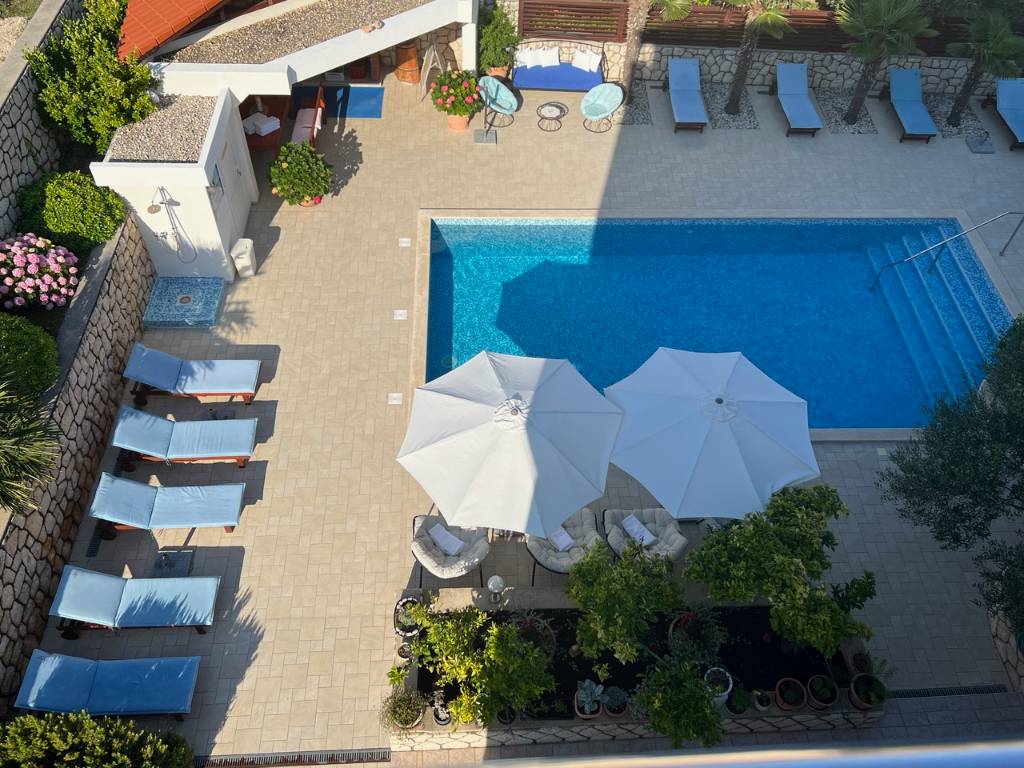 Haus mit Schwimmbad Novalja