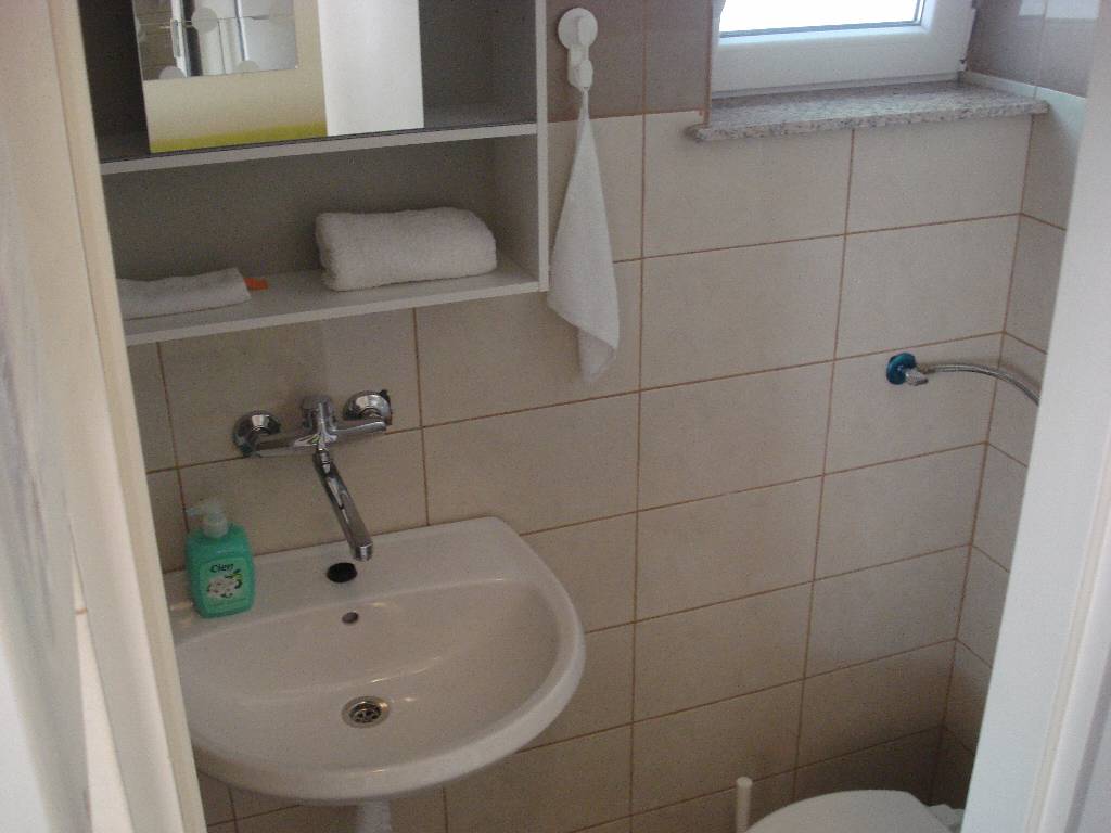 Badezimmer und Toilette