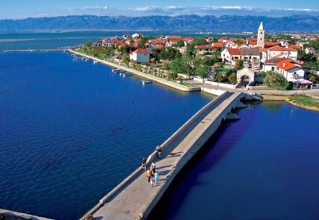 Alte Brücke und der Einfart in die Stadt