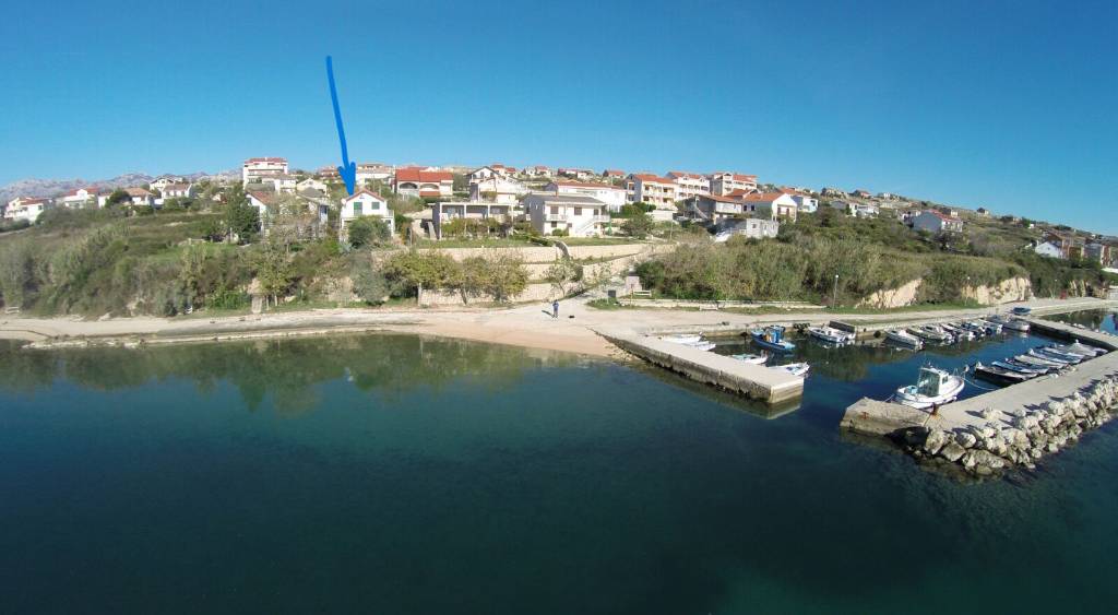 Lage des Hauses, direkt am Meer, im kleinen Ort Rtina Miletici bei Zadar