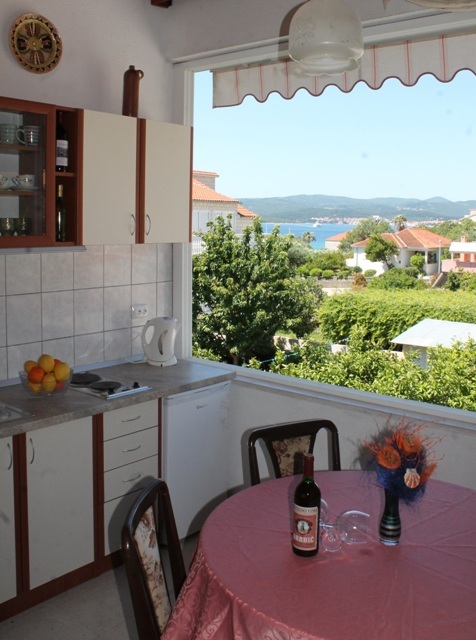 APARTMAN  -POGLED IZ APARTMANA