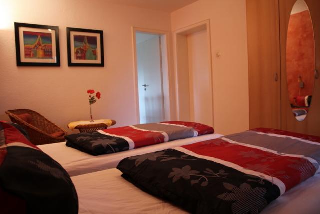 Schlafzimmer 1