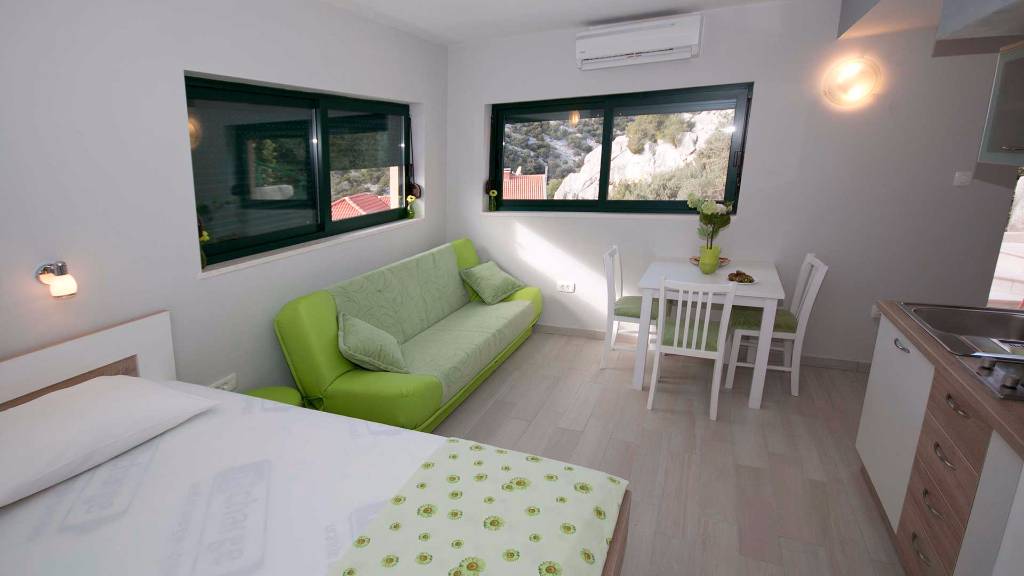 Wohnzimmer / Twin-Bett