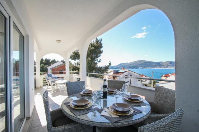 Terase mit Meeressicht