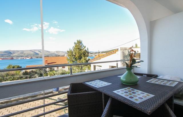 Apartmán Maja - Apartment with balcony and sea view, Okrug Gornji, Mitteldalmatien Trogir Chorvatsko