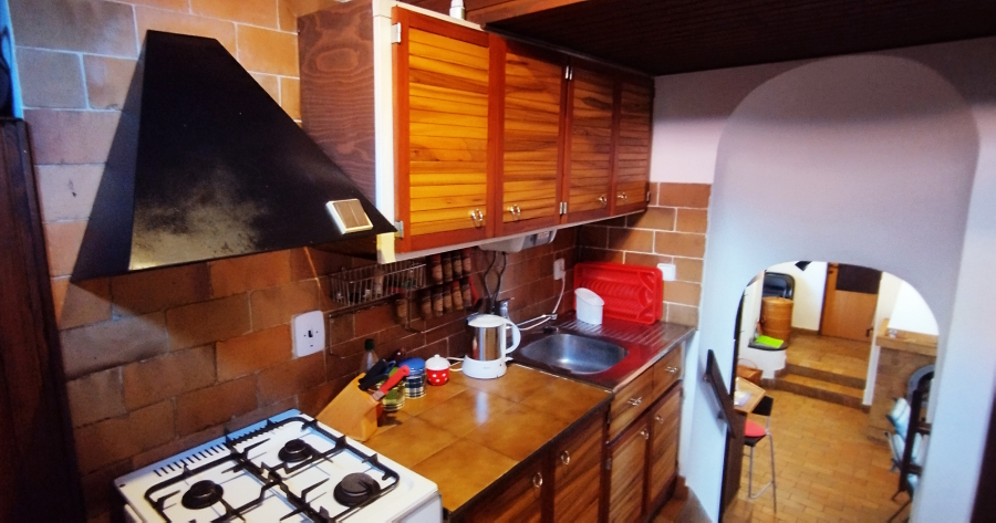 Cottage Lucie - fully equipped kitchen with fridge, microvawe oven, gas oven, kettle, coffe maker and toaster