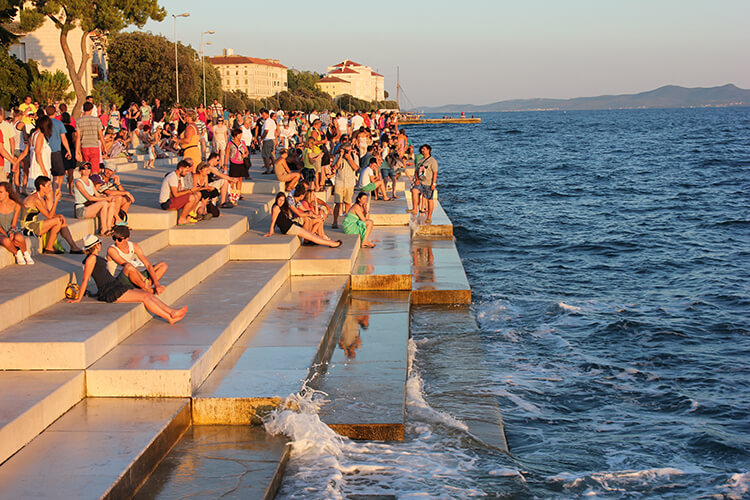 Die einzige Meeresorgel in der Welt, in der 3000 Jahre alten Stadt Zadar, 40 Km entfernt