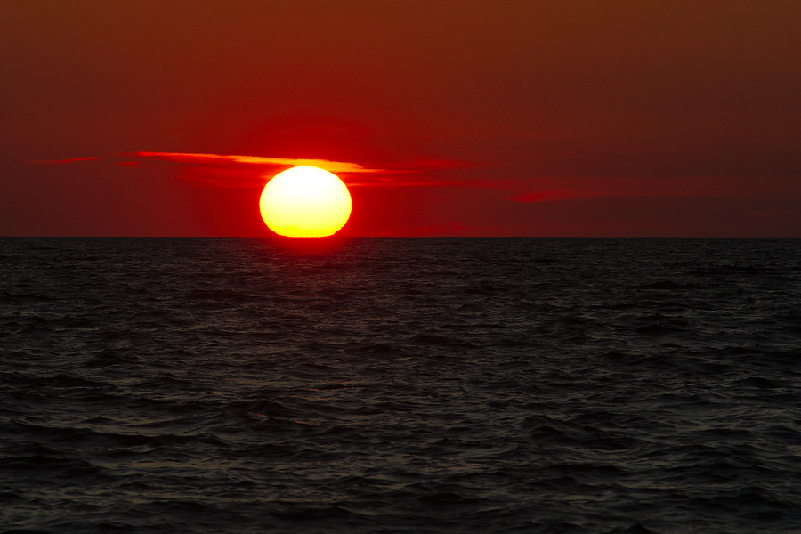 Der Sonnenuntergang in Zadar. Interessant : es ist noch nicht vereinbart wo der Sonnenuntergang schoener ist : in Zadar, in Neapel oder in Osaka