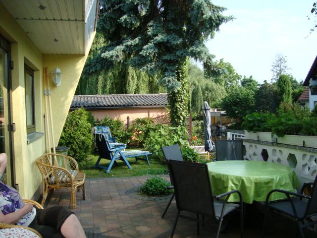 Terrasse vom Ferienhaus direkt an der havel