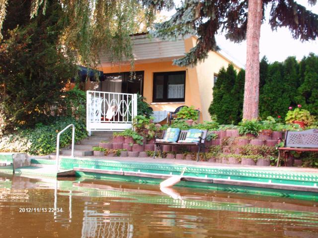 Ferienhaus mit Wasserterrasse Pension Havelidylle