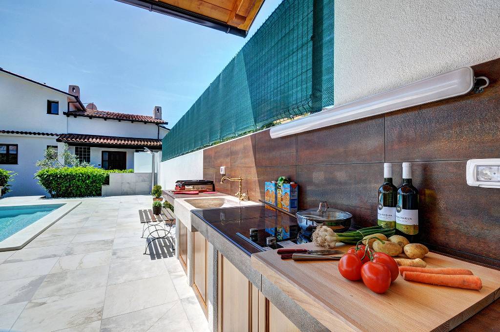 Sommerküche mit Grill