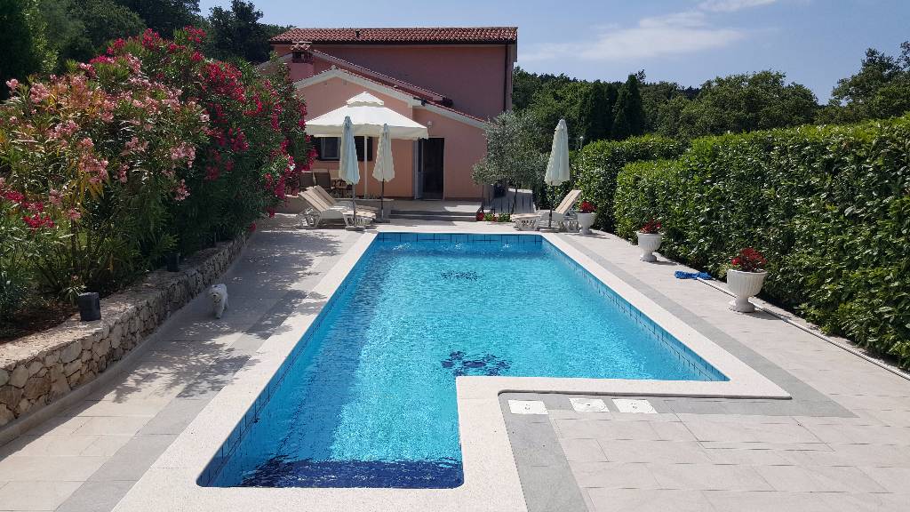 vila Villa **** ist eine attraktive moderne amerikanischen Stil Villa auf zwei Etagen, mit 130 m2, Ripenda Kras, Istrien Südküste Labin Chorvatsko