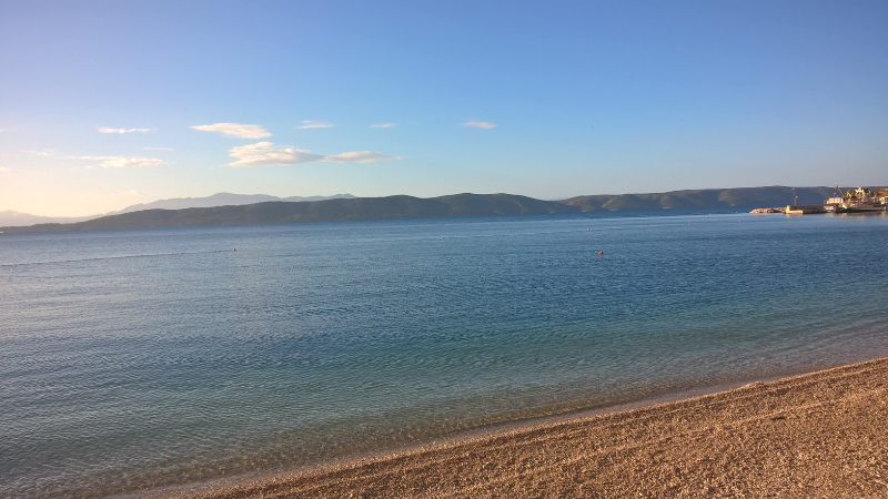 Strand vor dem Haus (10 m von der Küste - erste Zeile)