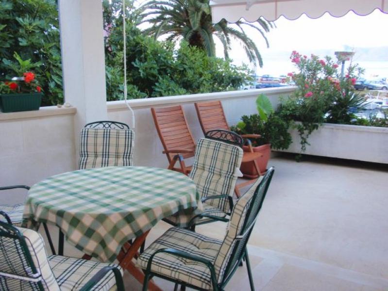 AP1 Terrasse 45m2 - Blick auf das Meer und die Bucht