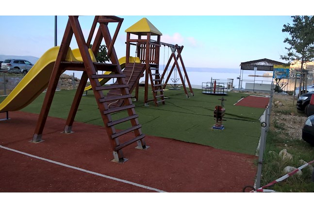 Kinderspielplatz 20 m von den Wohnungen