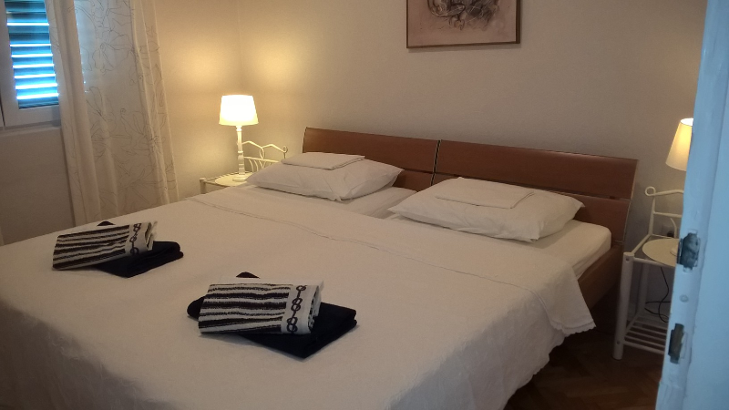 AP2 große Wohnung Schlafzimmer-