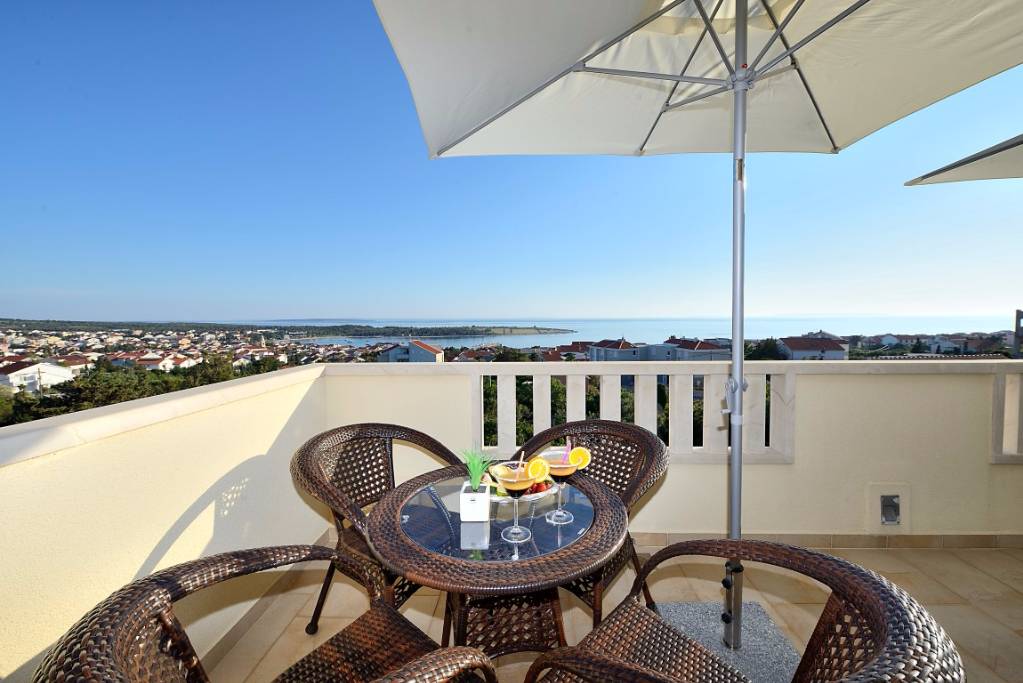 A4, Terrace with sea view
2+2