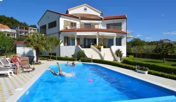 Villa Maria & Swimming Pool