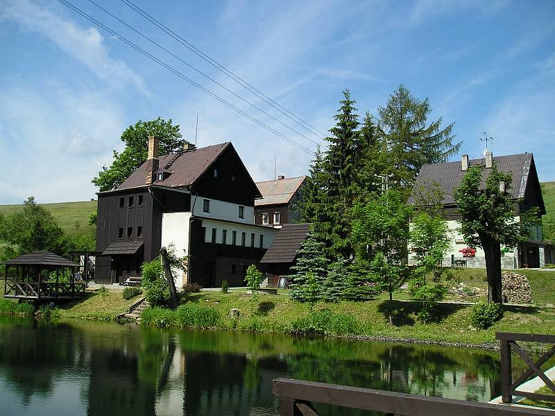 Chata, chalupa am Teich mit Sauna für max. 24 Personen, Haj u Loucne, Erzgebirge Erzgebirge Česká republika