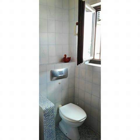 Toilette im Badezimmer